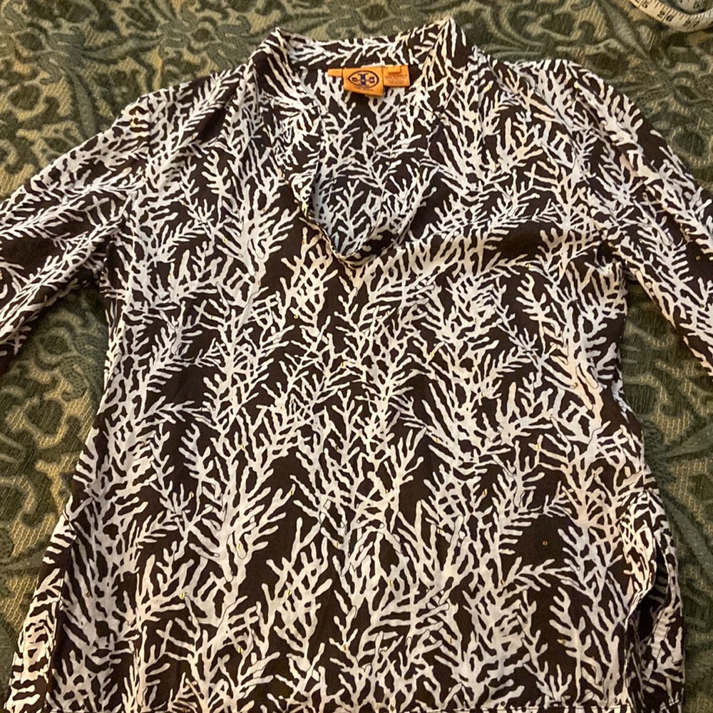 Tunic style top with coral print and sequins